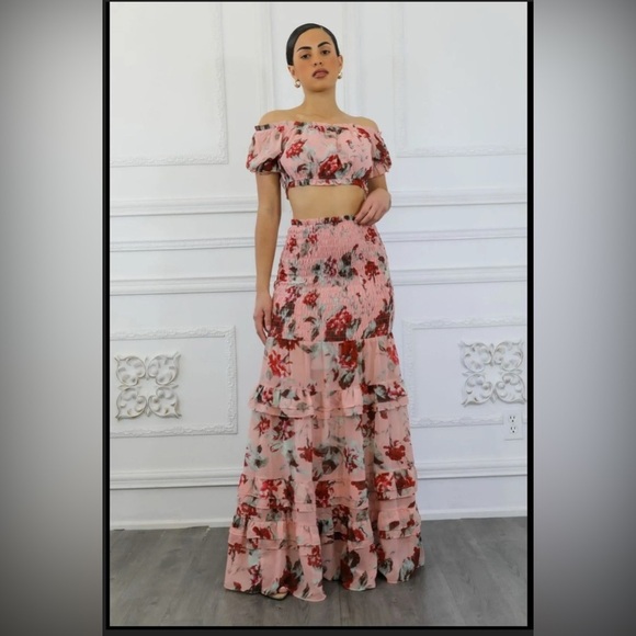 Dresses & Skirts - 8. $89 Floral Scrunch Skirt Set